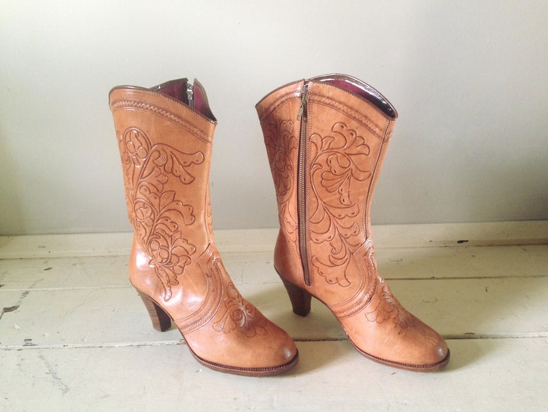 Incredible 40s Tooled Boots 40s 50s Vintage light Tan high heel Leather Cowboy Boots High Boots Size 37 UK 4 US 6 12