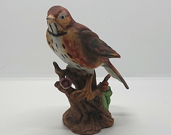 Vintage Bird Figurine on Branch Wood Thrush Collectable Bird Ornament Porcelaine
