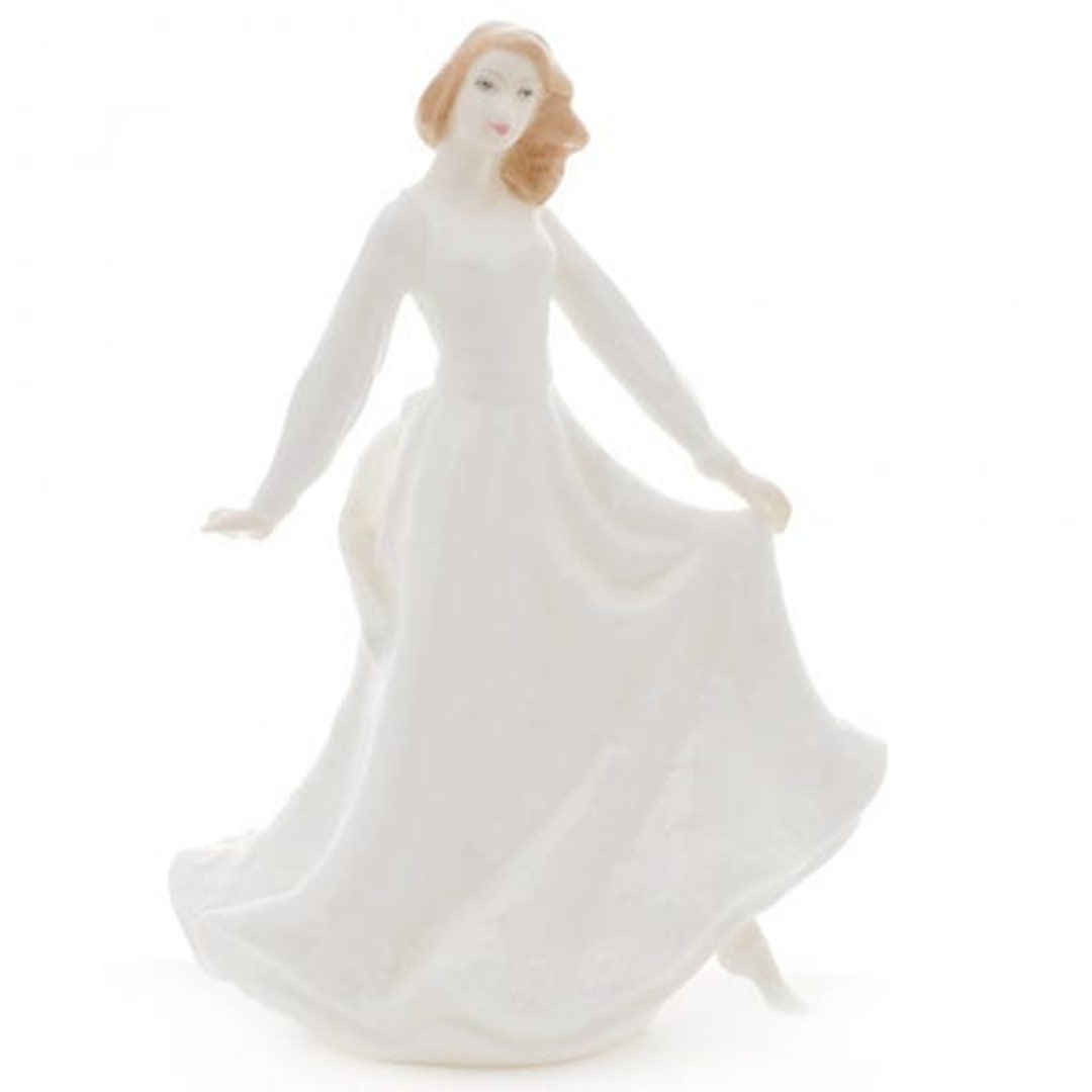 Royal Doulton Good Luck HN4070 Sentiments Series Lady Figurine