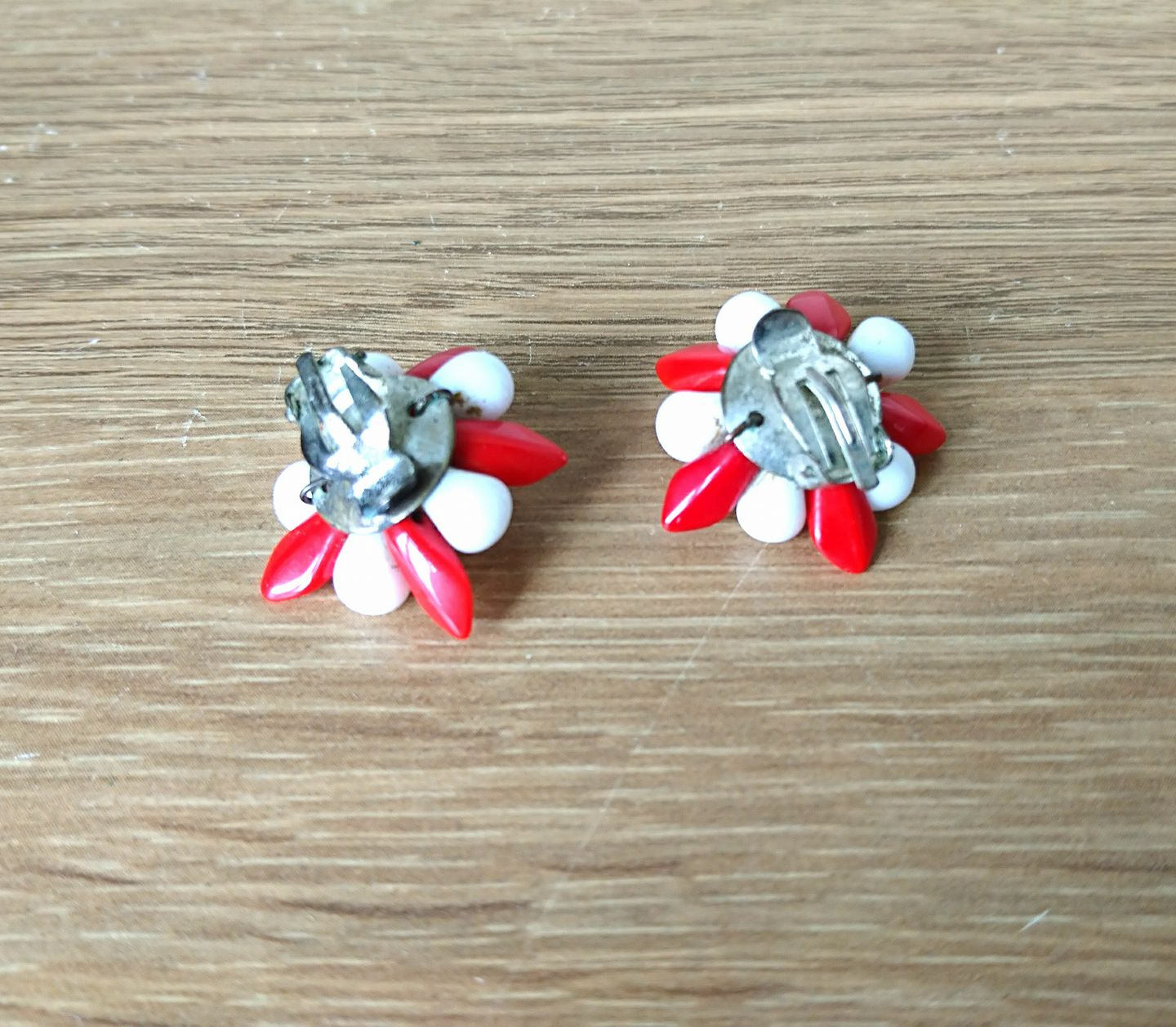 Vintage Earrings Clip on White and Red Flower Star Shaped