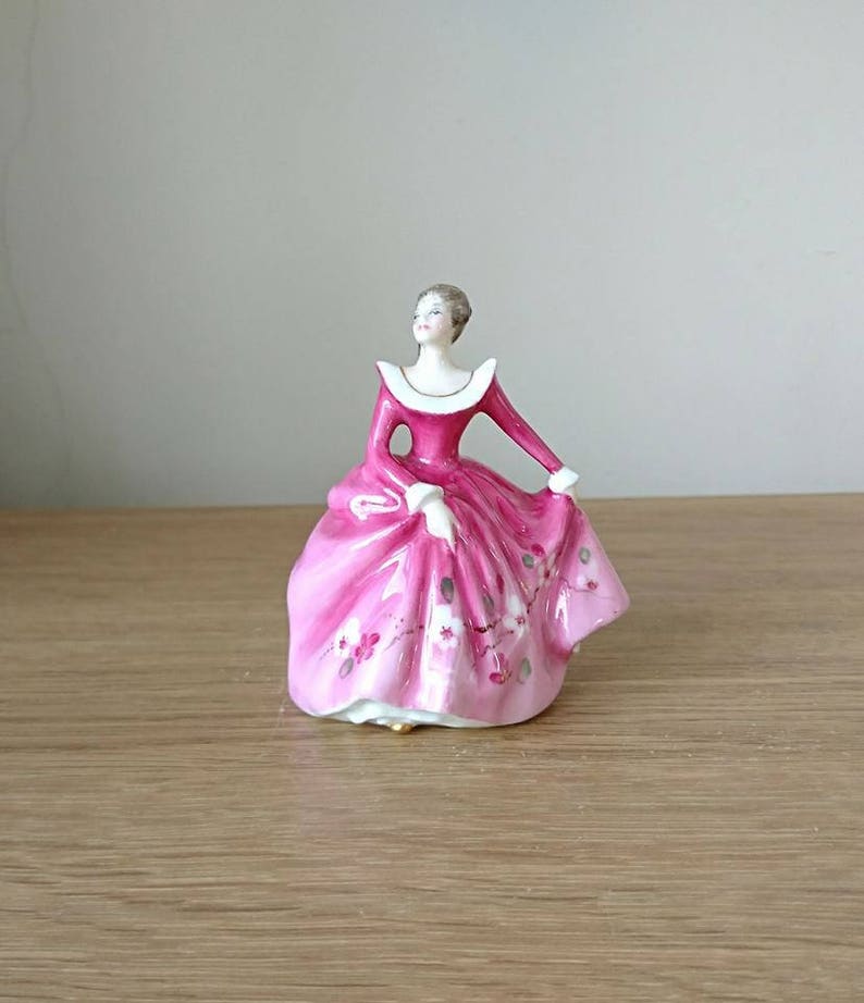Vintage Royal Doulton Lady Figurine Fragrance HN 3250 Pretty Etsy