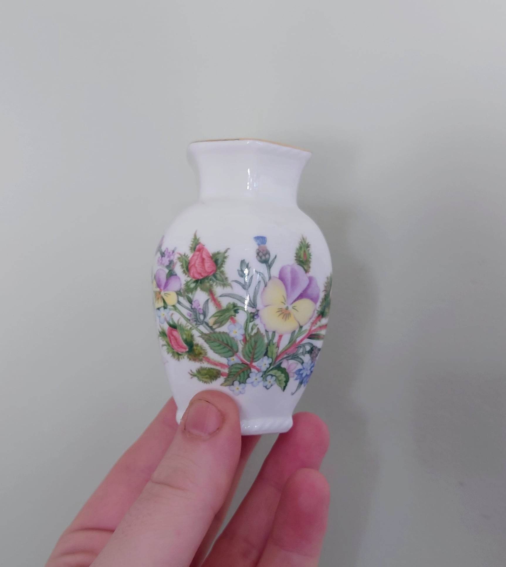 Wild Tudor Aynsley 3'' Small Bud Vase  Porcelain Made in England Wild Tudor Pattern Collectable Vintage Fine Porcelain Ceramic Floral Vase