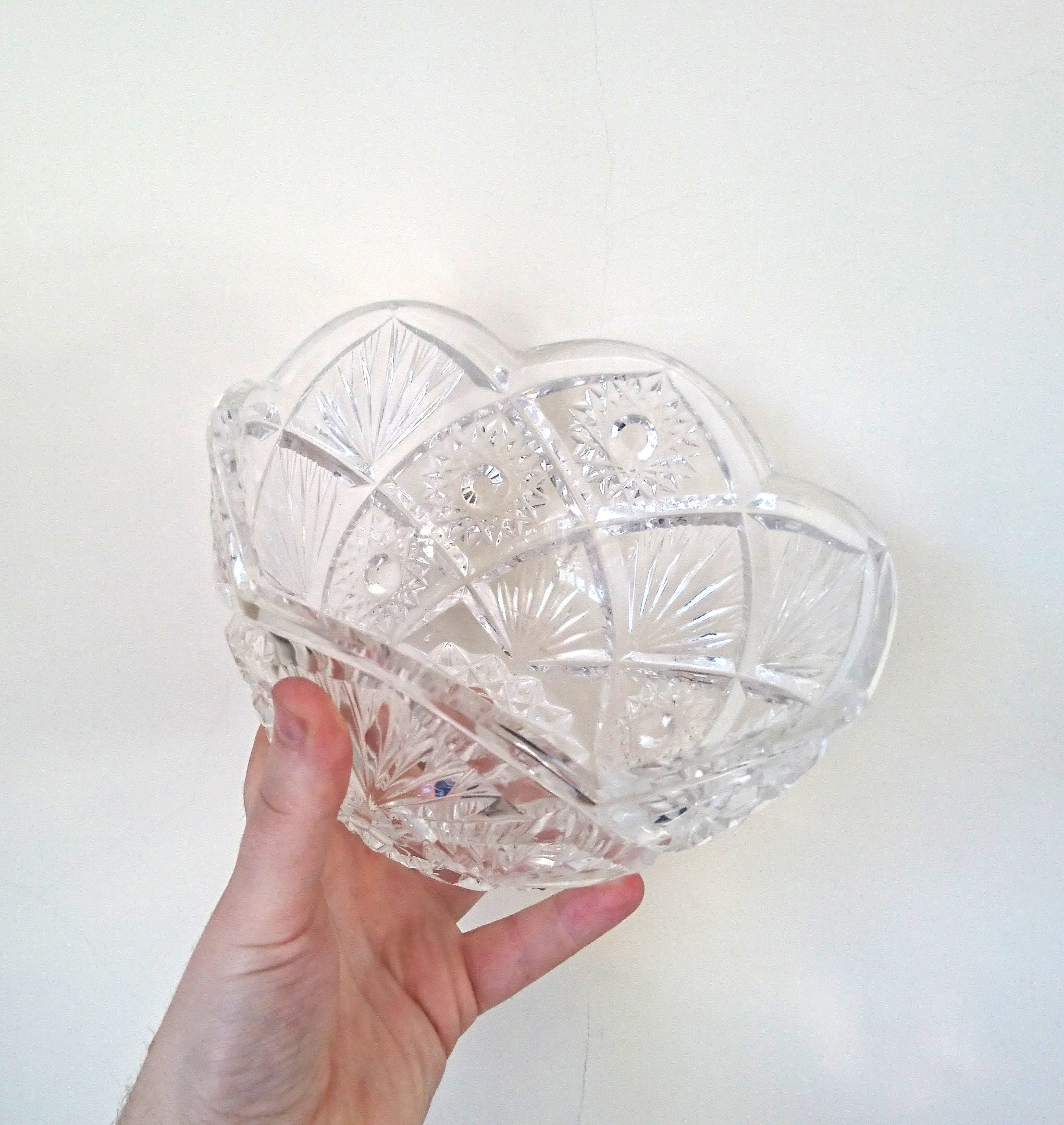 Vintage Clear Glass Fruit Bowl/Trifle bowl Heavy Glass Moulded Glass Crystal Glass Bowl Dish