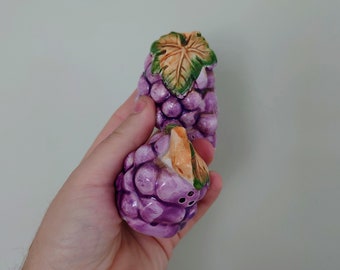 Novelty Grape Cruets Ceramic Salt and Pepper Shaker Purple Grape Fruit Cruets Salts Shakers Kitsch Country Cottage Tableware