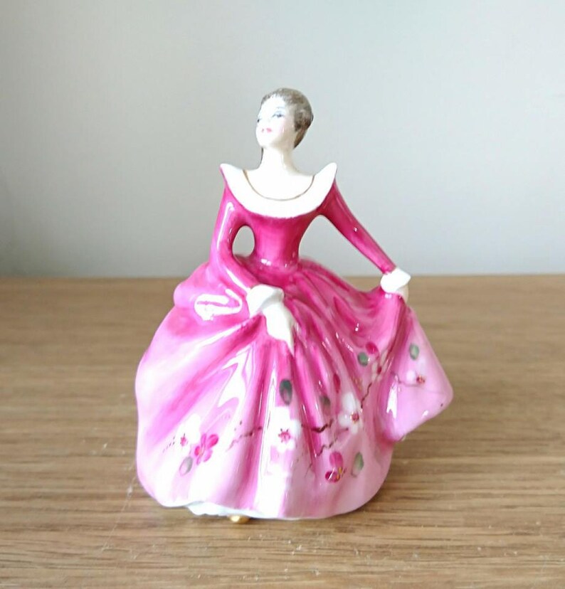 Vintage Royal Doulton Lady Figurine Fragrance HN 3250 Pretty Etsy