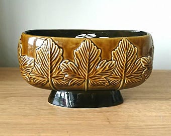 Jarrón Sylvac Posy vintage, diseño de hojas de sicomoro marrón bosque, década de 1960.