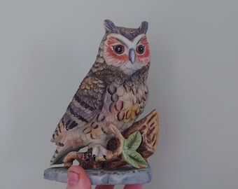 Vintage uilenbeeldje, vogelornament, bruine uil, keramische uil met kuiken, kerkuil, kitsch