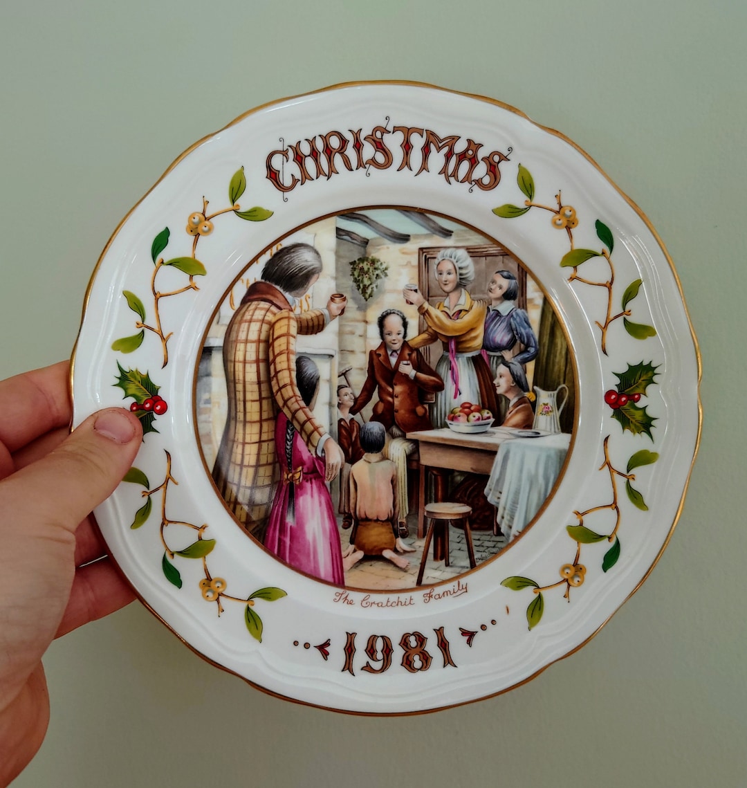 Vintage 1981 Christmas Plate ' the Cratchet Family' Aynsley Bone