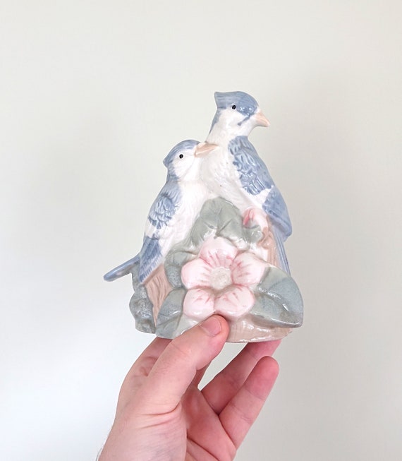 ヴィンテージの青い鳥の置物、リヤドロ風の花飾り - Etsy 日本