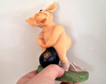 Vintage Schwein Figur Zöpfe Sammlerstück Schwein Ornament Kitsch Schwein Statue Schwein im Ruhestand Piggin 'The Boss'