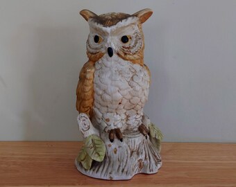 Vintage uilenbeeldje, vogelornament, bruine uil, keramische uil met kuiken, kerkuil, kitsch