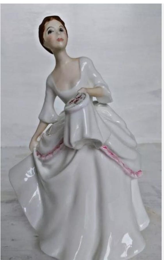 Carol HN2961 Royal Doulton Figurine Vanity Fair Ladies, 19th