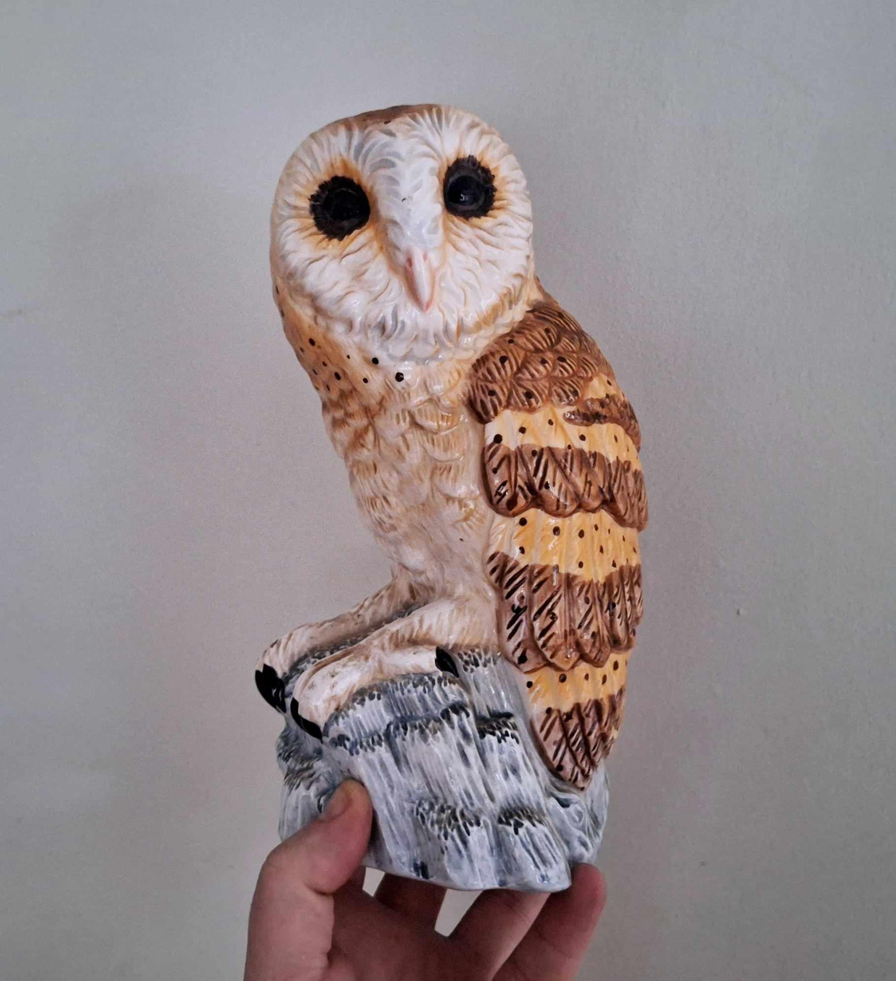 Leonardo Collection Hand-painted Barn Owl Sculpture – Realistic