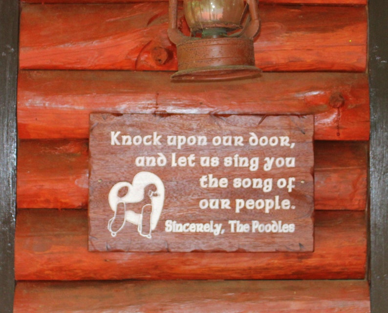 Custom Door Greeting Poodle Song Reclaimed Mahogany Wood Sign Carved Routed Country Rustic Ranch afbeelding 4