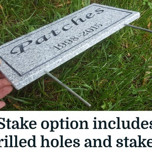 Memorial Plaque Stand Add-On Opties Keuze van stalen grondpalen of bijpassende Corian Base w / of w / o Stakes afbeelding 4