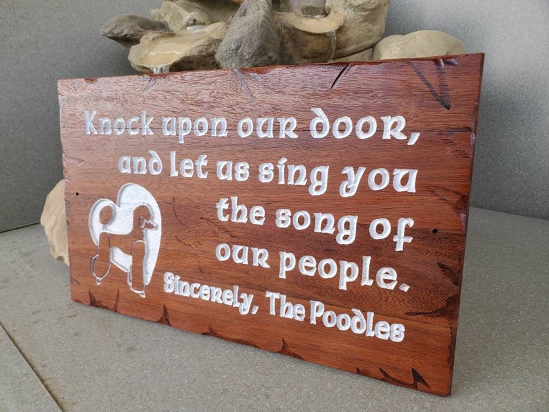 Custom Door Greeting Poodle Song Reclaimed Mahogany Wood Sign Carved Routed Country Rustic Ranch afbeelding 3