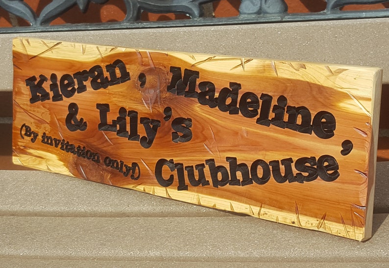 Clubhouse pour enfants Playhouse Custom Routed Wood Cedar Nom de signe personnalisé Signe Treehouse Chambre à coucher Chambre Fille Boy Kids Sign 4 x 16 image 1