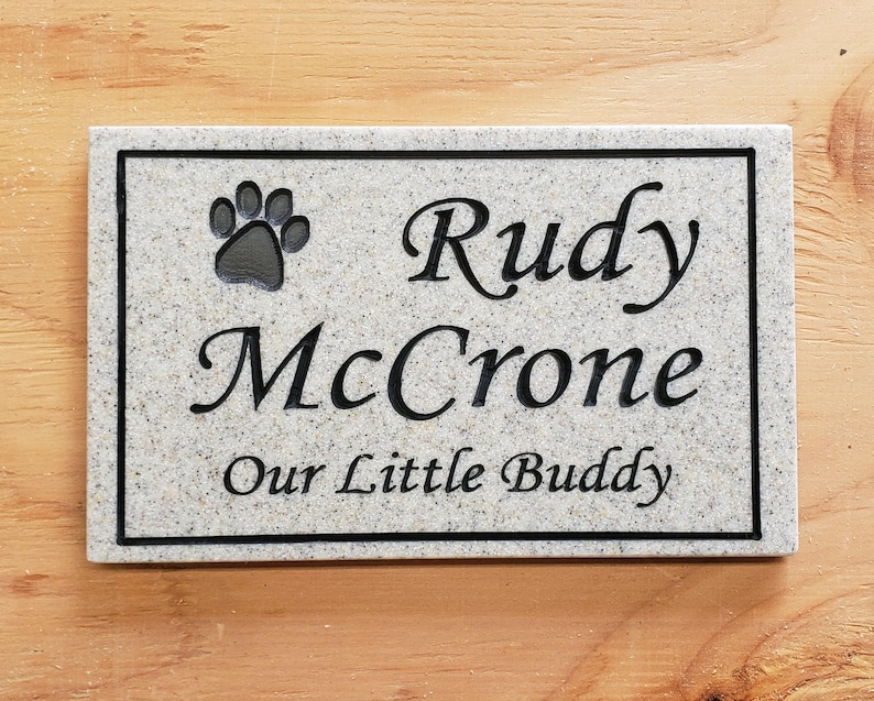 Marcador de tumba Pet Memorial Signo grabado Placa grabada resistente a la intemperie Corian Stone Granite Substitute Small Prayer Garden Marker 5 x 8 imagen 1