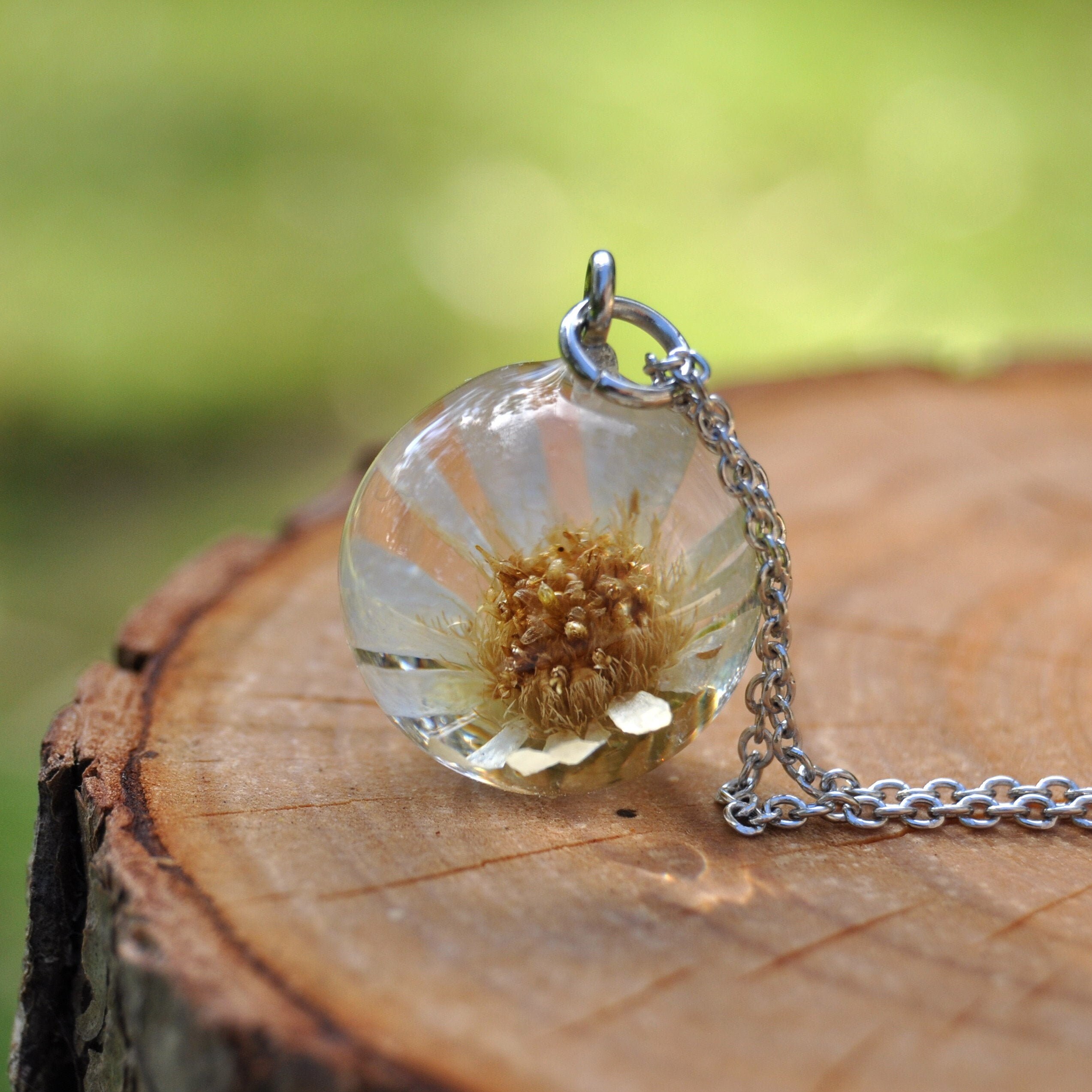 Sphere of hotsell life daisy necklace