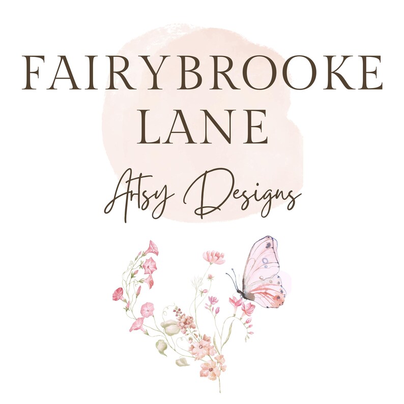 Puede incluir: Una ilustraci&oacute;n de acuarela de una mariposa rosa con un dise&ntilde;o floral. El texto "Fairybrooke Lane Artsy Designs" est&aacute; escrito en letras cursivas marrones.