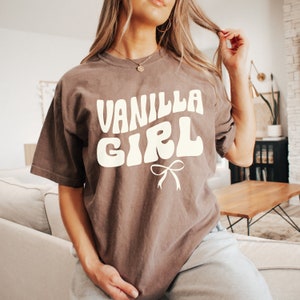 Vanilla Girl PNG, Coquette PNG, Clean Girl PNG, Groovy rétro, Esthétique Vanilla Girl, Noeud blanc, Sublimation de chemise, Téléchargement de conception, Tendance