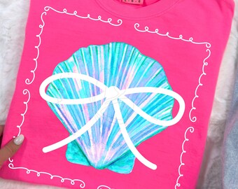 Seashell Coquette Clam Coquette Summer Beach Preppy Cute Beachy Vibes Preppy Coastal Neon Seashell Shirt Met strik Trendy Sublimatie PNG