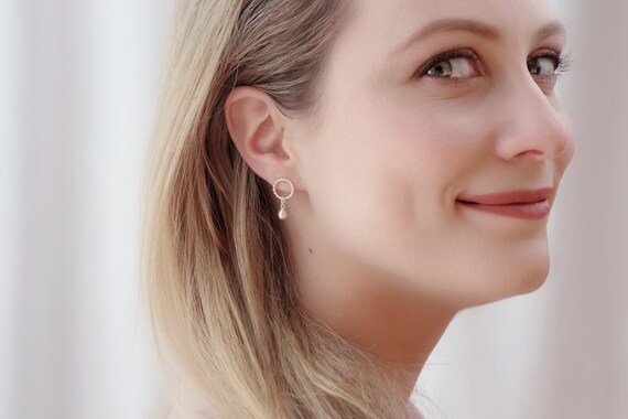 Dainty freshpearl silver earrings