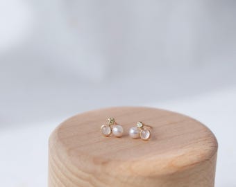 10kt Solid peridot, Pearl and moon studs