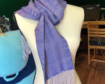 bufanda púrpura / bufanda tejida a mano / bufanda de todas las estaciones