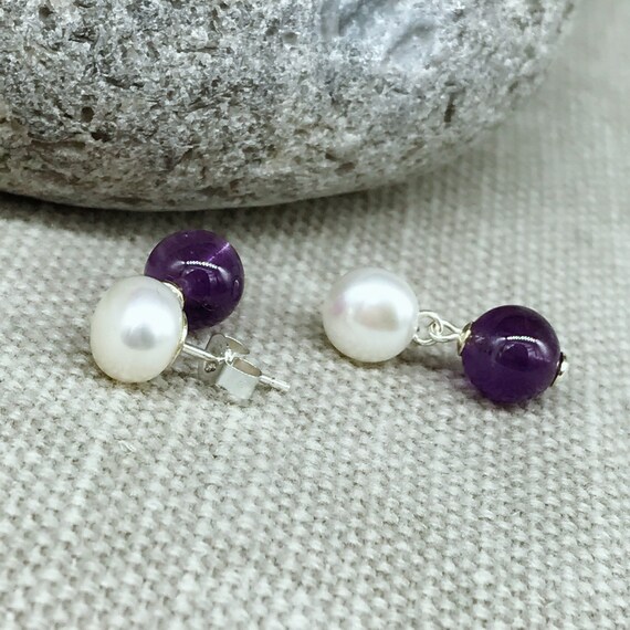 PRETTY BEAD COLLECTION IN USEFUL STORAGE BOX FLOWERS /& PEARLS...........BC002L