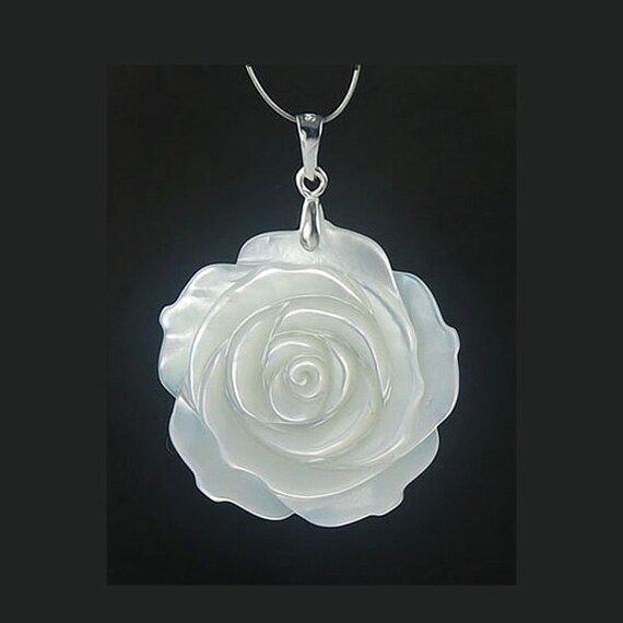 925 Silver 29mm Hand Carved White Mother Of Pearl Seashell Rose Pendant P029 - Mother Of Pearl Carved Rose Pendant 925 Silver 29mm Hand Carved White Mother Of Pearl Seashell Rose Pendant P029 - Mother Of Pearl Carved Rose Pendant