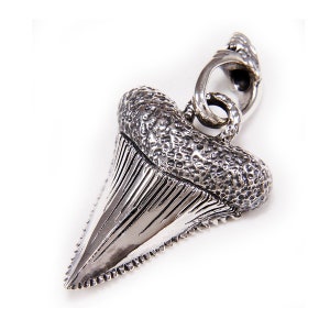 Great White Shark/Jaws/Tooth/25 Sterling Silver Pendant/Silver Charm/Biker/Gothic/Rockabillly/tan-053