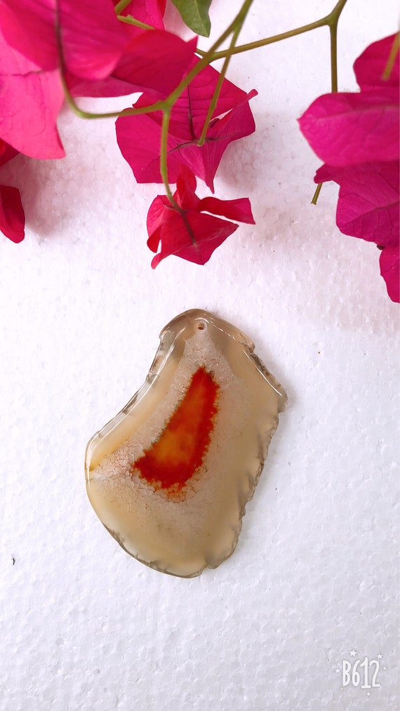 Old agate pendant natural