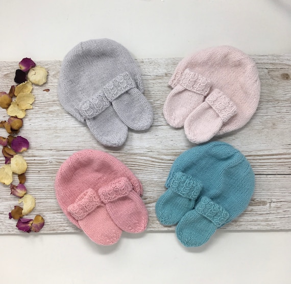 Baby hat and scratch mitts cheap