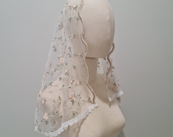 Little Flowers Latin Mass Veils | Latin Mass Veil | Catholic Mass Veils | Mantilla Veils | Ivory, L 90 cm x W 54 cm