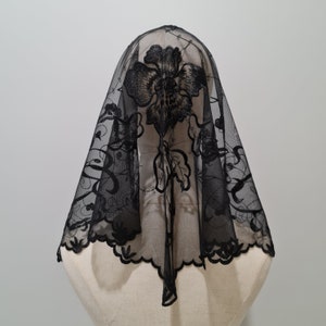 Triangle Traditional Mantilla Chapel Veil for Latin Mass | Catholic Mass Veil Black or White Mantilla (w/ snap on comb)