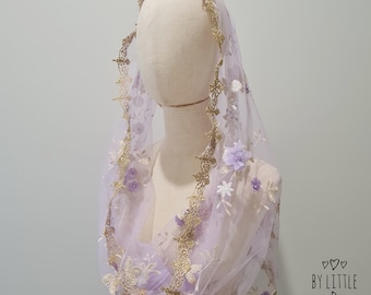 Obefläckad avlelse oändlighetsslöja för katolsk mässa, latinsk mässslöja, katolsk slöja, adventslila med blomsterapplikation (med tryckkam)