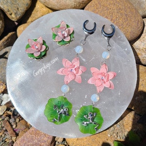 2g-1&quot;  Silver Lily Pad & Lotus Saddles Or Bundle Gauges, Sold by PAIR (8mm-25mm ) 00g, 1/2, 9/16 -Silver Plugs, for stretched ears-