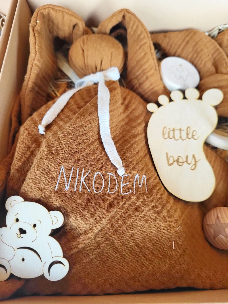 Prezent dla niemowlaka grzechotka Baby Box Imię zdjęcie 6