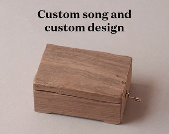 Antieke houten muziekdoos | +60 beschikbare nummers | Crank- en opwindmechanisme | Vintage sieradendoos