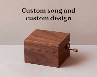 Personalized Music Box | Small Vintage Wooden Music Box | Walnut Natural Wood | +50 tunes available | Crank music box movement