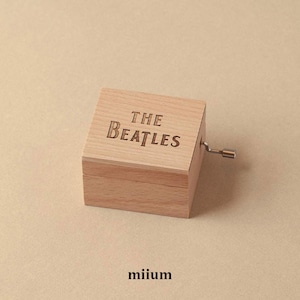 The Beatles Music Box | Natural wooden box | 9 different tunes