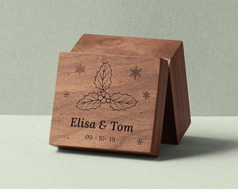 Christmas Music Box | Mistletoe Music Box | Crank and wind-up music box movement | Original and Personalized gift for Christmas