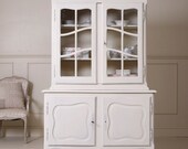 Cream vitrine with cupboard