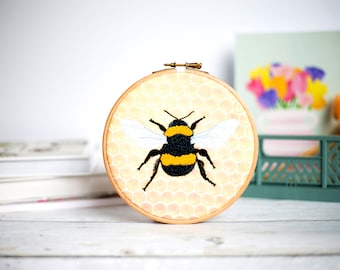 Bee Embroidery Pattern, Thread Painting Pattern, Needle Painting Embroidery Pattern, Bumblebee Needlework Pattern, Bees Embroidery Pattern