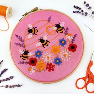 Bees Embroidery Pattern, Bee Needle Craft Pattern, Wildflowers Embroidery Pattern, Stamped Needlework Pattern, Modern Hoop Art Pattern