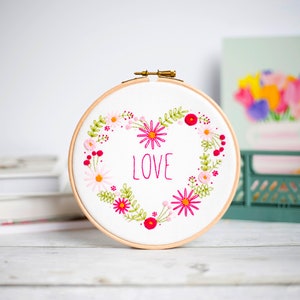 Love Flower Heart Embroidery Pattern, Pink Hoop Art Kit, Love Heart Embroidery Set, Modern Needlecraft Pattern, Daisy Chain Embroidery Kits image 2