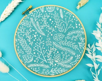 Embroidery Kit, Winter Floral Embroidery Kit, Beginners Hoop Art Kit,  Oh Sew Bootiful Embroidery Kits, Embroidery, Winter Flower Embroidery
