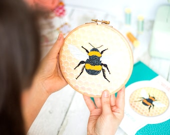 Thread Painting Embroidery Kits, Bumblebee Embroidery Kits, Needle Painting For Beginners, Bees Hand Embroidery Kit, Bees Embroidery Kits
