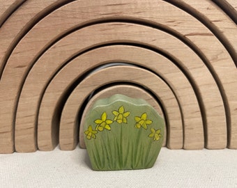 Maple-Wooden Daffodil Flower Figurine, Handmade